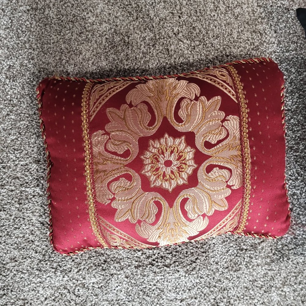 3 - Random Pillows - Picture 4 of 7